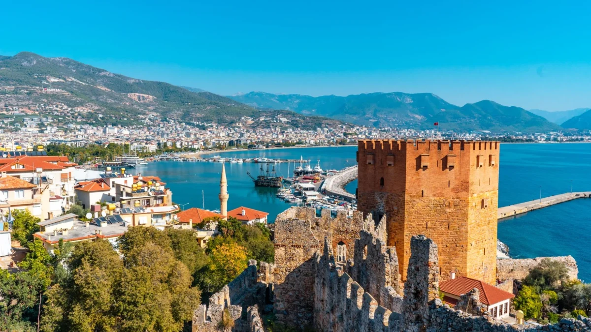 Antalya Tarihi Kaleler Karşılaştırması ve Ziyaret Önerileri: En Doğru Zaman ve Rota Seçimi Antalya Tarihi Kaleler Karşılaştırması ve Ziyaret Önerileri: En Doğru Zaman ve Rota Seçimi