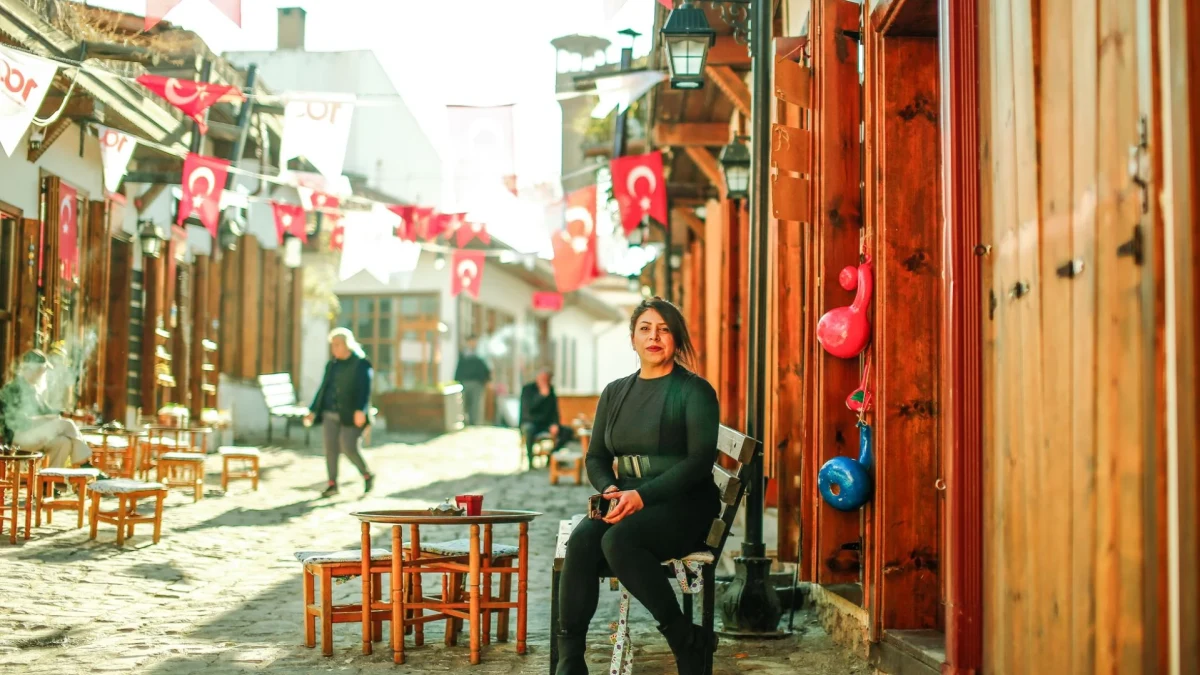 Köy kahvesinde duyulan rota hikâyeleri Köy kahvesinde rota bilgisi paylaşan yerel halk