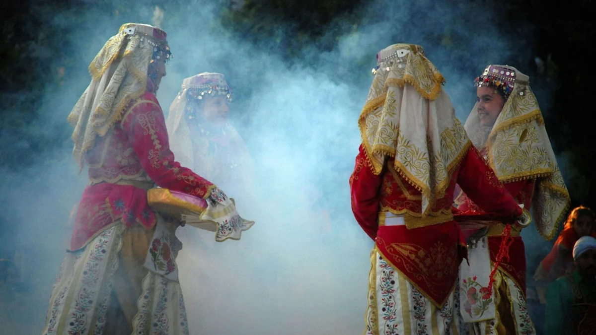 Yerel Halkla Birlikte: Festival Günlerinde Anadolu Misafirperverliğini Hissetmenin Yolları Yerel Halkla Birlikte: Festival Günlerinde Anadolu Misafirperverliğini Hissetmenin Yolları